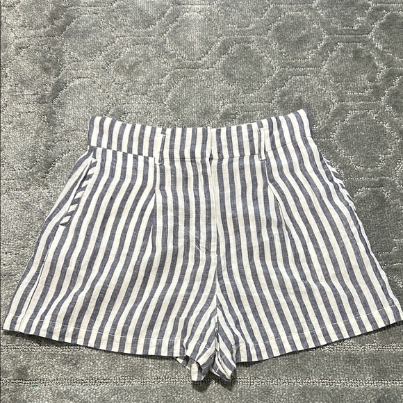 Cynthia Rowley White and Blue 100% Linen Shorts Women’s Size 8 - Picture 1 of 6